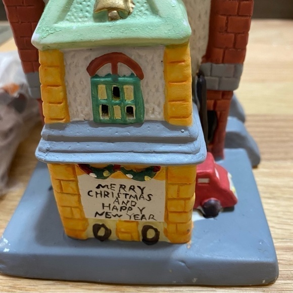 Vintage Christmas Village Lighted Fire House Station Hand Painted Ceramic - Picture 6 of 9